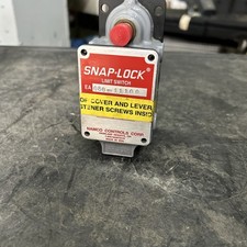 EA080-11100 SNAP-LOCK LIMIT SWITCH Fast Shipping