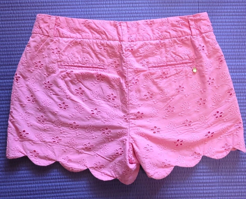 Crown & Ivy Rosa Ojales Dobladillo Festoneado 4” Entrepierna Corto Mujer Talla 10 Shelby... Usado en Excelente Condición Foto 3 de 4