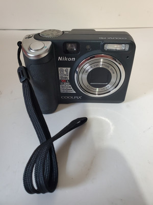【美品】Nikon COOLPIX P50 Amazon.com : Nikon Coolpix P50 8.1MP Digital Camera with 3.6