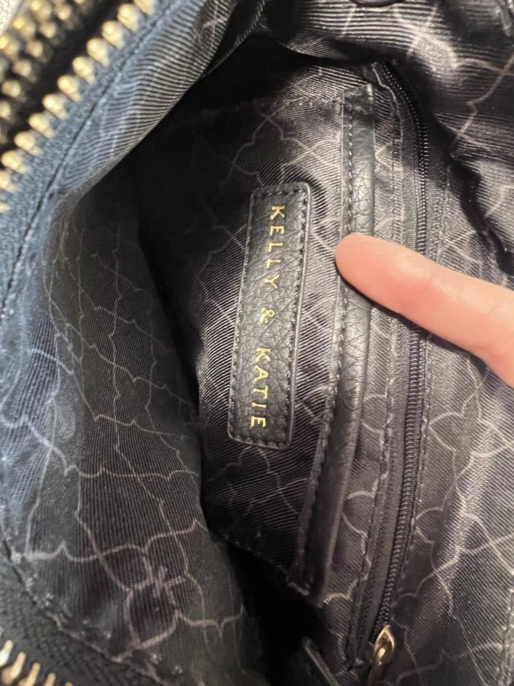 Cartera Bandolera Kelly and Katie Negra Multi Bolsillos con Cremallera Cuero Sintético Suave Foto 3 de 4