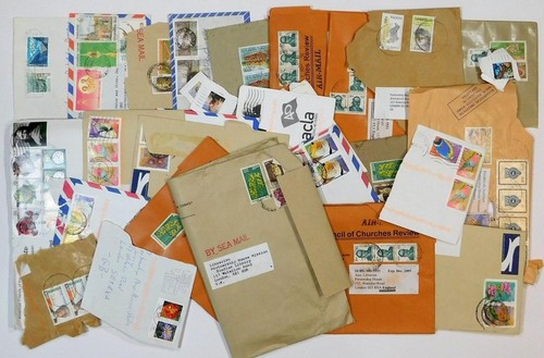 Worldwide Stamps on Piece / cover. Many Commonwealth. 100's Completely Unchecked - Picture 13 of 16
