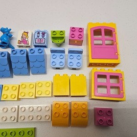 Lego Duplo BACKYARD CLINIC Set #10606 - Doc McStuffins Minifigure - 99% Complete