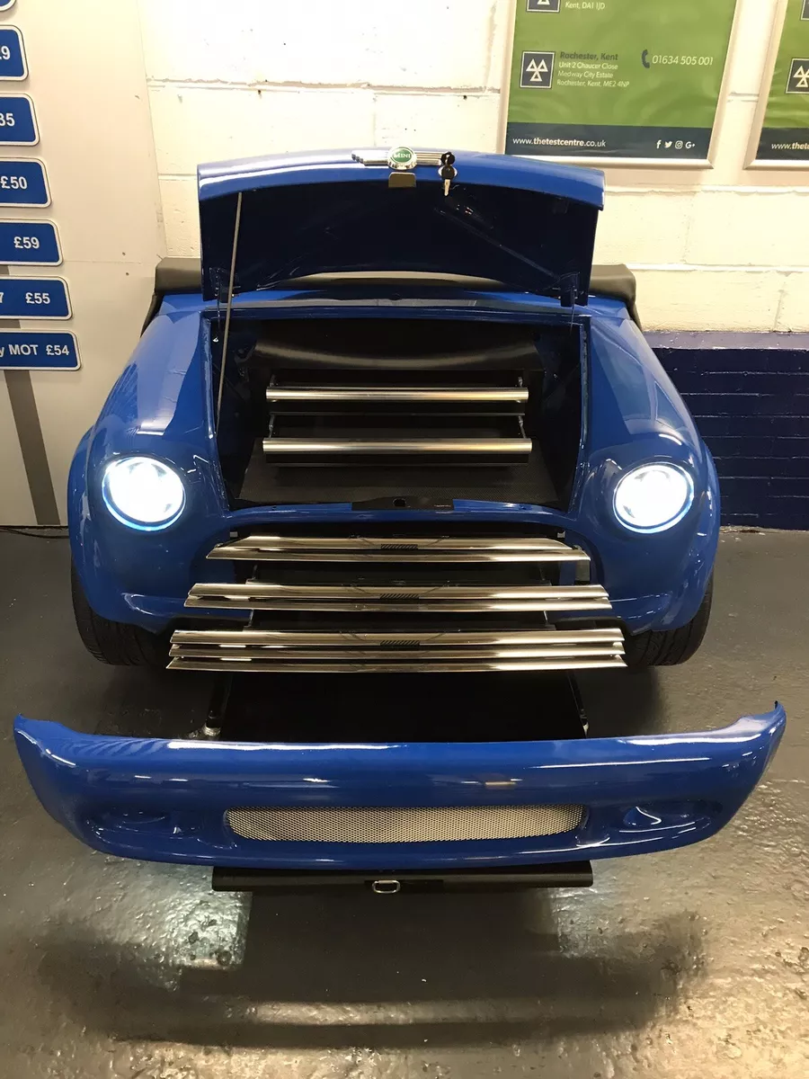 Automotive outlet tool chest
