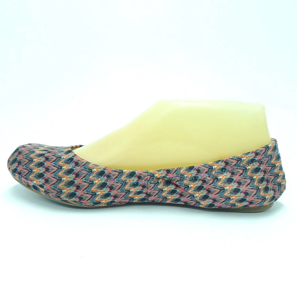 Bailarina plana Lucky Brand para mujer talla 6,5 imitación cuero rosa gris geométrico Foto 3 de 4