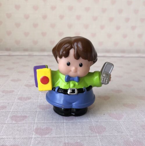 Fisher Price Little People Boy W/ Cell Phone & Letters 2006 Figure Toy Item2 - 第 1/12 張圖片