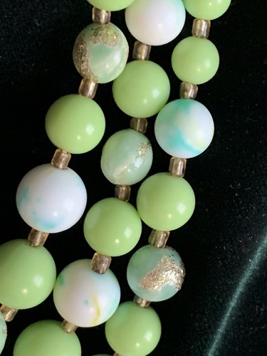 Set orecchini collana vintage perle vetro bianco verde chiusura 3 fili tono argento - Foto 5 di 21