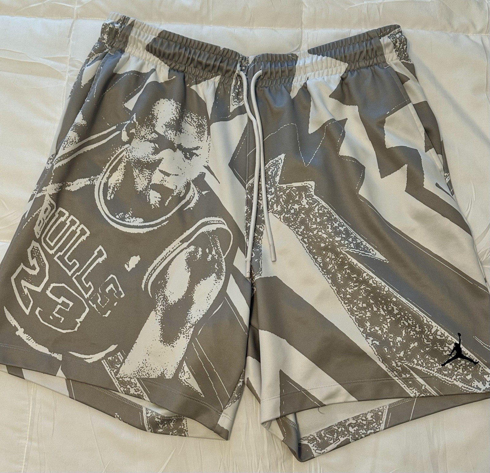 Michael Jordan Men’s Drawstring Shorts Size XL Jumpman White/Gray Basketball