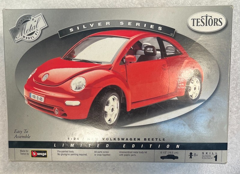 Testors Burago 1999 New Volkswagen Beetle Metal Body Kit Red 1:24 NIB Free Ship