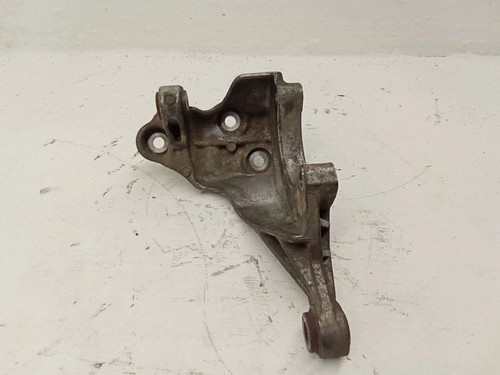 Power steering pump mounting bracket