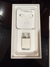 Apple iPhone 7 32GB Silver Factory Unlocked Smartphone