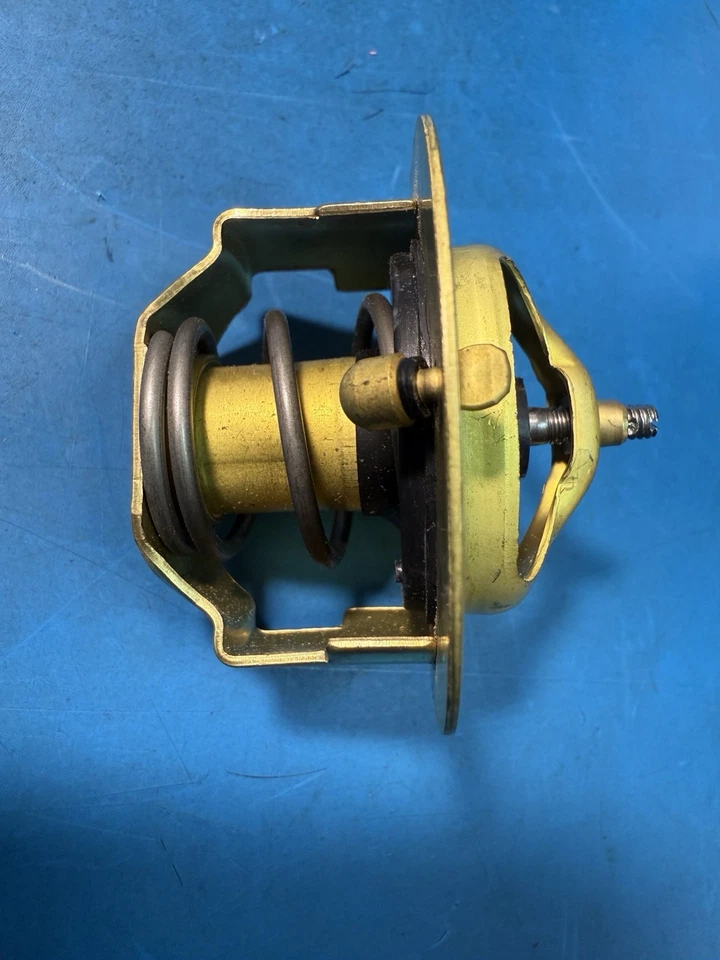 Termostato genuino Mitsubishi MD997310 compatible con 3000GT Stealth Montero Diamante 3,0 L Foto 3 de 3