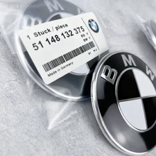 Set of 2 White Black Hood (82mm)+Rear (74mm) Fits For BMW Badge Emblem Logo