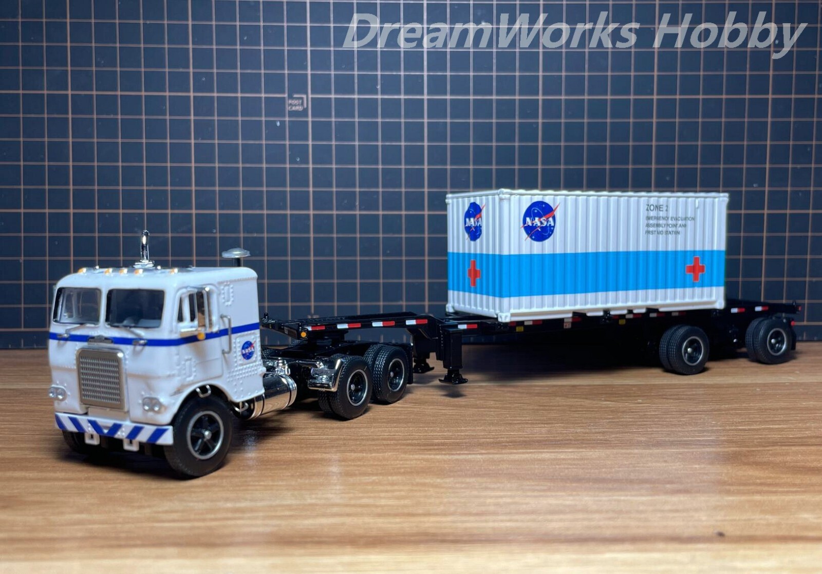 First Gear DCP 1/64 White Freightliner Cabover  Truck NASA Container Trailer New