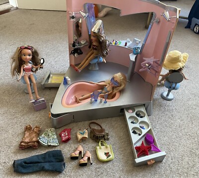 Bratz spa with dolls and accessories