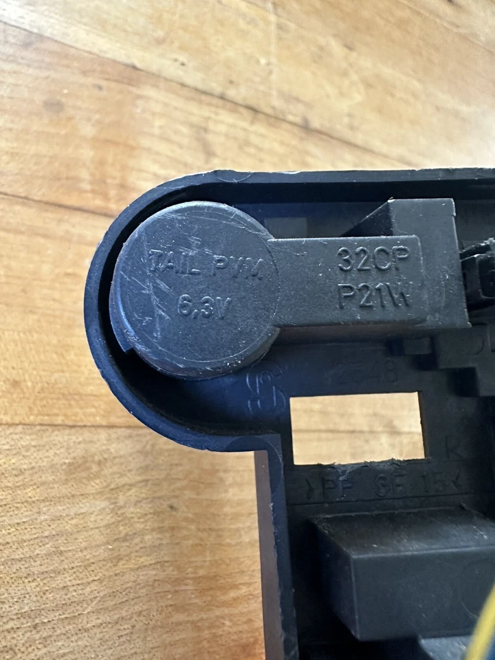 TESTED 2003-2007 Saab 9-3 Driver Right Side Tail Light Lamp Bulb Board OEM - Image 2 of 4