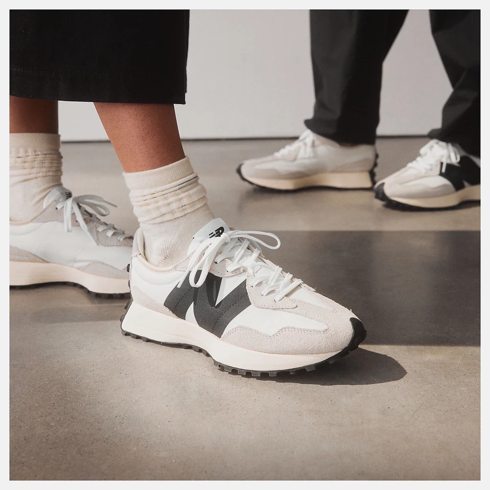 New Balance 327 Sea Salt Blanco/Negro (Mujer) WS 327 FE Foto 2 de 4
