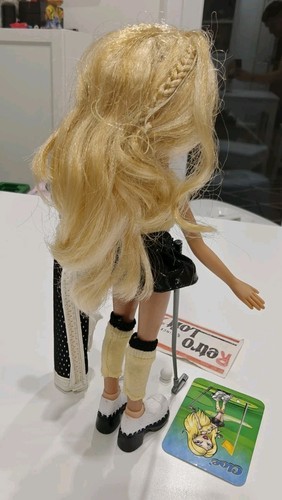 Bratz Doll Cloe Play Sportz Groovin Golf Edition. Very Good Used Condition - Picture 7 of 7
