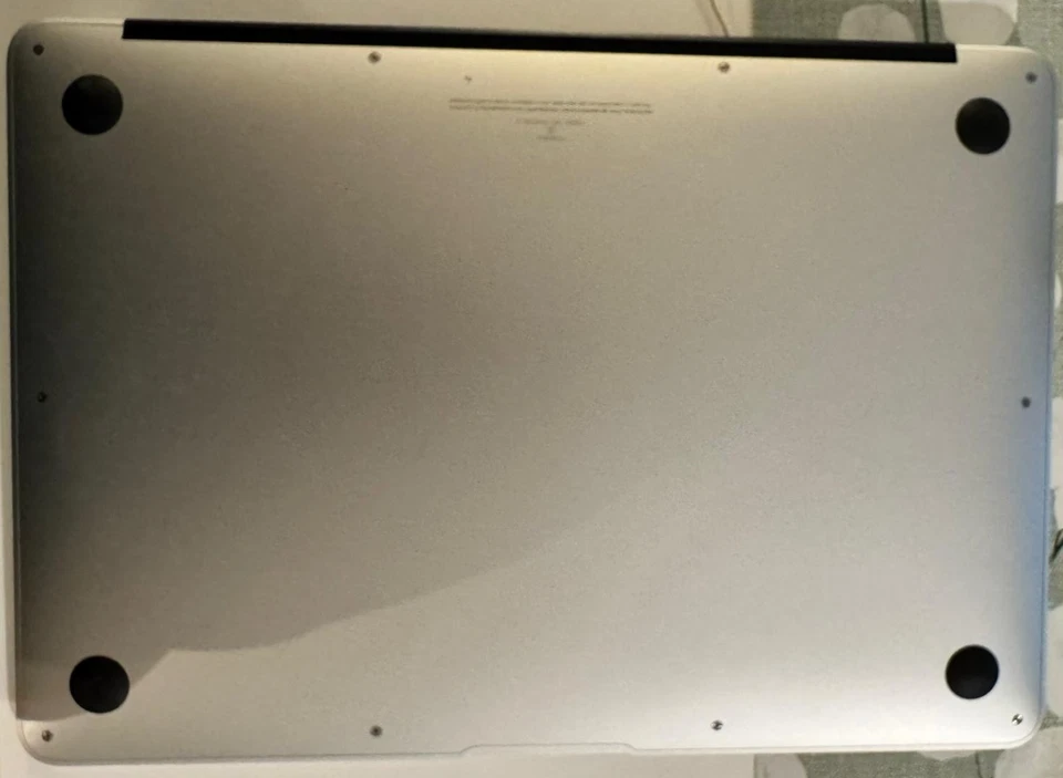 Apple MacBook Air 13 Zoll 2017 (128GB SSD - Intel Core i5 bis 2,90GHz - 8GB RAM) - Bild 4 von 4