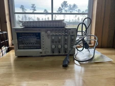 Tektronix TDS1002B Oscilloscope, 100 MHZ, 2 Channels Mono Display, USB Ports