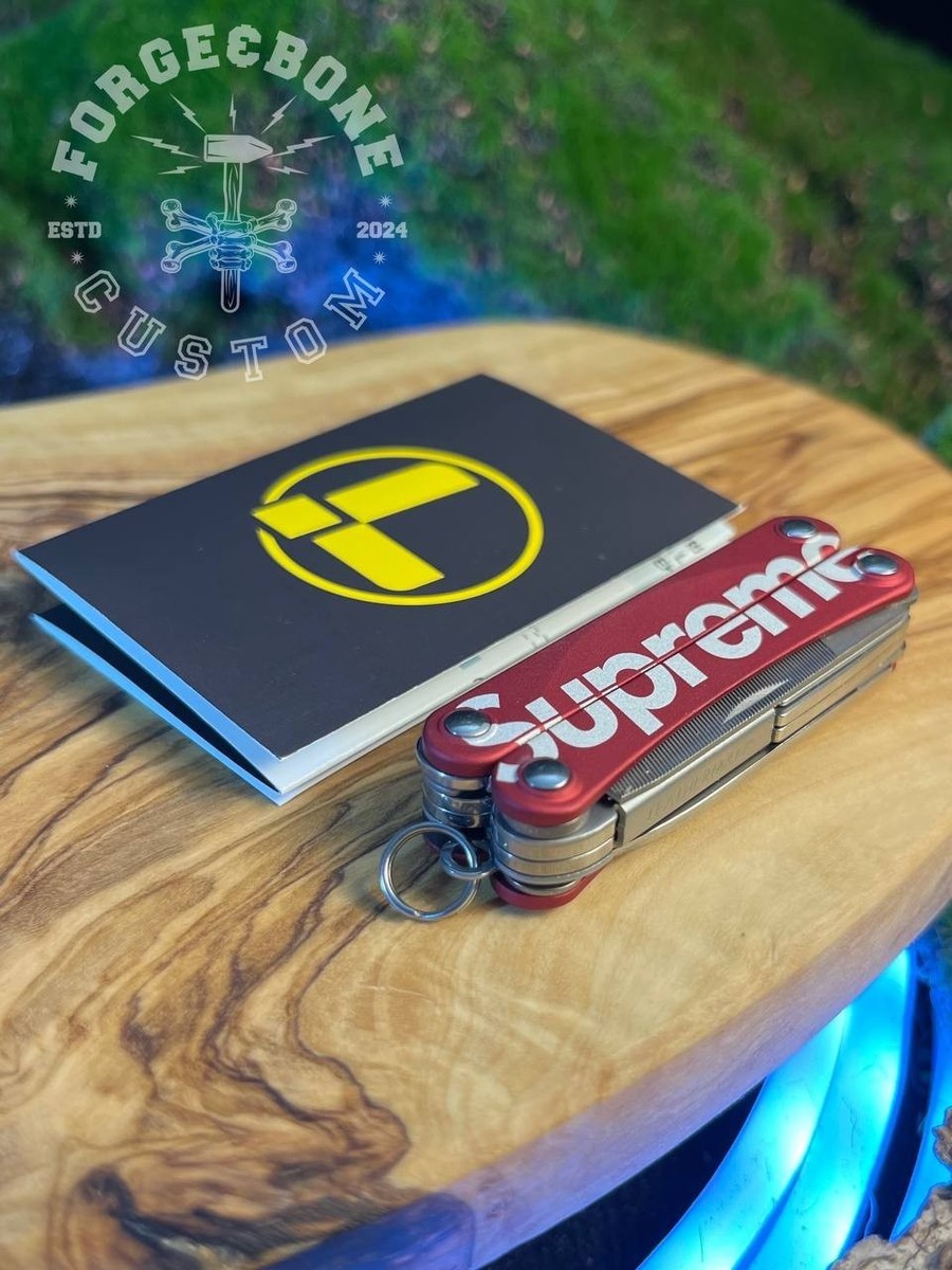 Leatherman x Supreme Squirt PS4 red, new in box | eBay.de