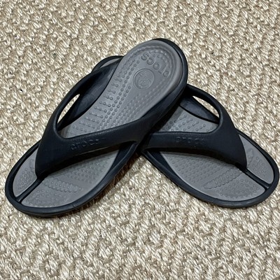 crocs women's athens flip flops