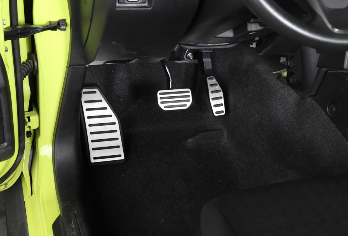 WUCHENGHH Auto Pedale Für Suziki Jimny JB64 JB74 2018-2021 At, Gaspedal Fußstütze Pedals Accelerator Bremse Fußplatten Rutschfeste Bremspedale Abdeckung Autozubehör,A/Silver
