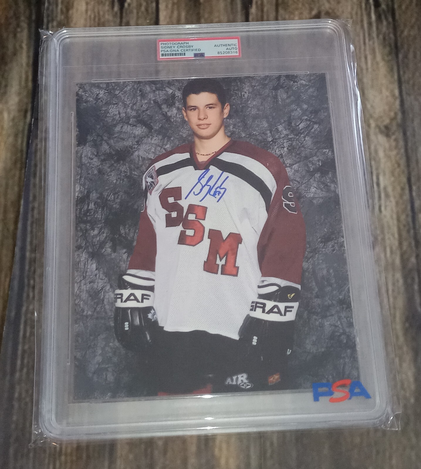 SIDNEY CROSBY Autographed PSA/DNA Certified RARE Shattuck St. Mary's 8x10 Photo