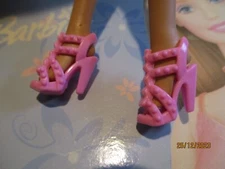 BARBIE DOLL / PAIR OF SHOES ...... (1985)