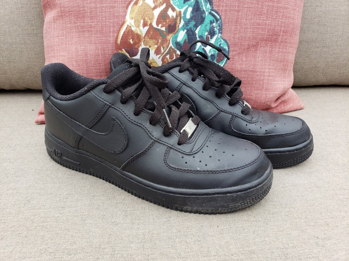 Nike Air Force 1 Low Top Triple Black Shoes Size 7 Youth Nike Air Force 1 Low Top Triple Black Shoes Size 7 Youth