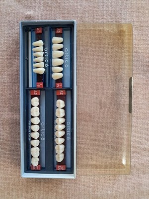 Heraeus Kulzer Artic Acrylic Teeth Sample Pack - 4 Cards - Shade A2 - Germany