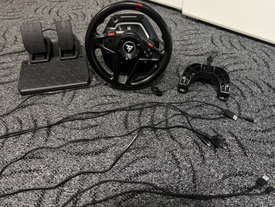 Thrustmaster T128 Rennlenkrad mit Pedalen für PlayStation 4 und PC, USB, schwarz