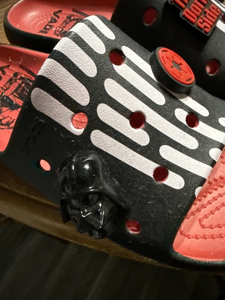 CROCS SANDALS DARTH VADER SLIDE V2 Men 8 / Women 10 STAR WARS Rarely Worn - Image 2 of 4