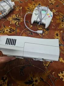 Sega Dreamcast Video Game Console with 1 controller and 1 gun