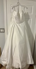 David's Bridal Strapless White Ball Gown Wedding Dress w/ Train Zipper Back