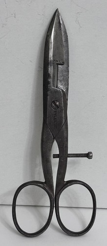 Vintage Tyler & Co. Iron Sharp Scissors Needlework Buttonhole & Buttons Scissors - Picture 4 of 6