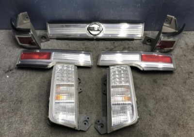 パーツ Elgrand Clear Tail Light Set E52 Nissan Elgrand E52 Tail Light & Finisher Set Tail clear Beauty