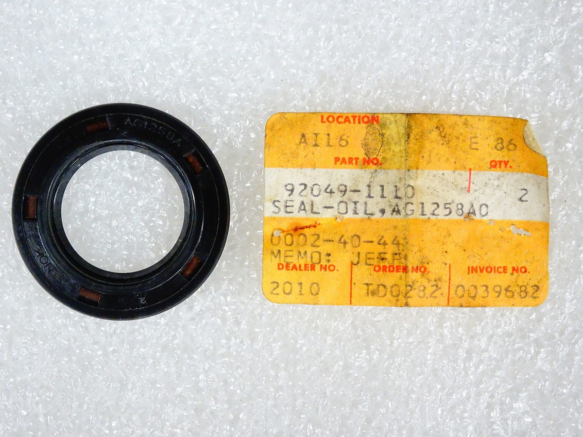 Kawasaki NOS NEW 92049-1110 Oil Seal AG1258A0 EJ KXT ZG ZR ZX