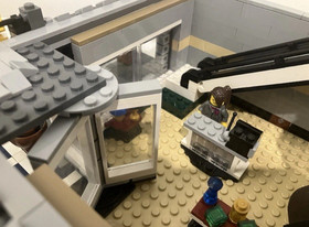 Lego Grand Emporium 10211 Modular Building 100% Complete Creator Expert Set 2010