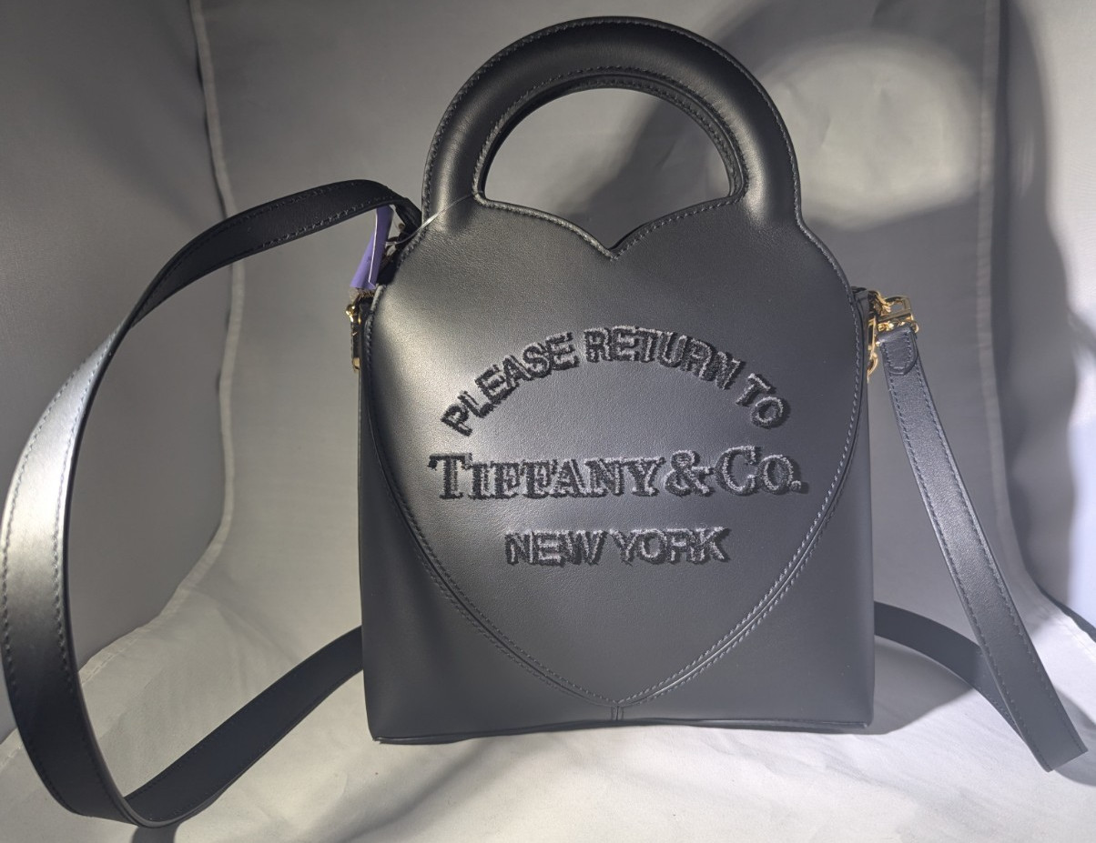 NWT Super Rare Tiffany & Co. Return To Tiffany Raised Logo Black Leather Purse