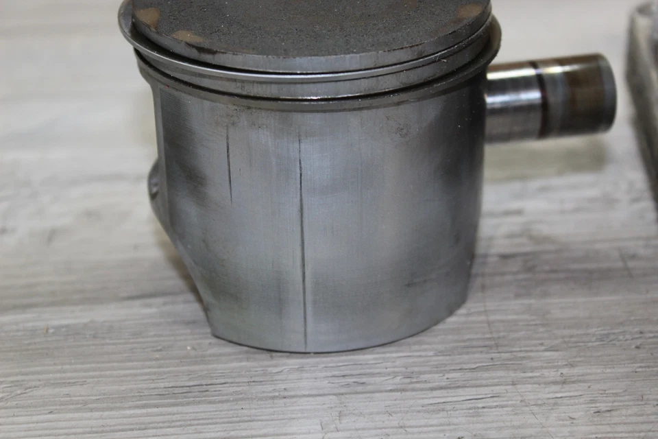 Polaris Rmk 700 1999 motor cilindro diámetro jarra y pistón Foto 2 de 4