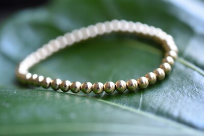 4 mm Perlen Rund 14k Gelbgold Kugel Dehnbar Hell Hohl Armband 8 1/2 Zoll