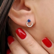 Orecchini cerchio a lobo con Zaffiro Blu e Diamanti naturali in Oro bianco 18 kt