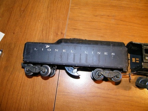 LIONEL TRAIN 2056 LOCO & 2046W TENDER - Picture 5 of 11