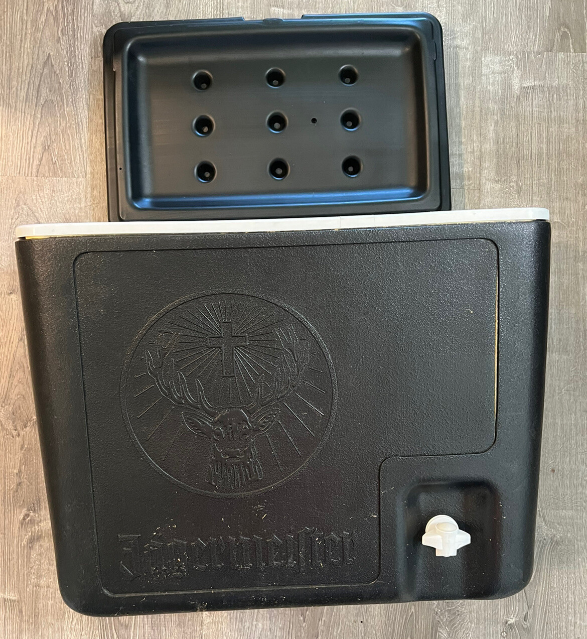 Jagermeister 6 Bottle Shot Black Ice Chest Cooler Built In Tap