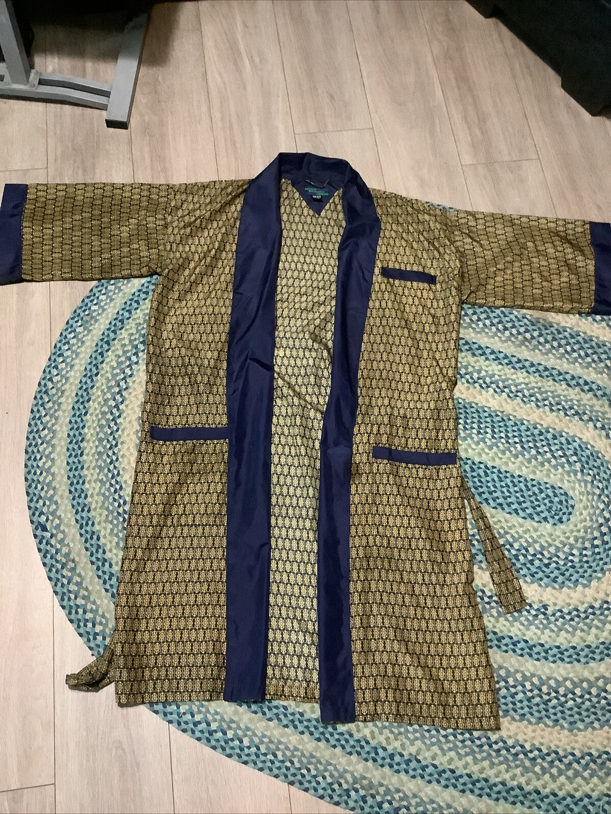 Picture 1 of 18