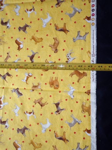Tela de algodón para perros de Studio K para Clothworks base amarilla 1 yarda x 43" lavada - Imagen 4 de 12