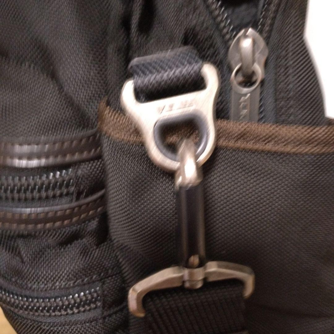 Good Condition TUMI Brief Bag Everett Essential T… - image 11