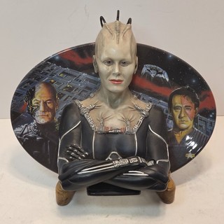 VERY RARE STAR TREK BORG QUEEN OF THE HIVE 4 D SCULPTURAL Plate
