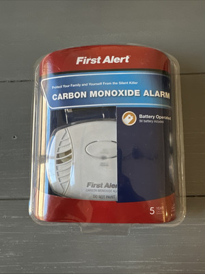 First Alert Carbon Monoxide Alarm CO400 new in package 9V battery included