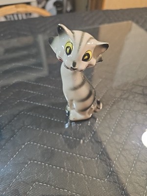 Vintage sitting Porcelain Kitten Kitty Cat Figurine Black/White Japan 